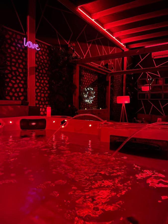 L'Entrepot Secret Hotel Nimes Exterior photo